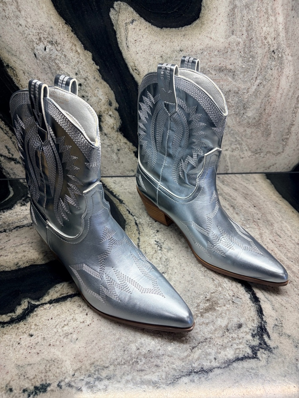 Silver Metallic Western Cowboy Boots Pointed Toe Mid-Calf Women’s Size 7.5